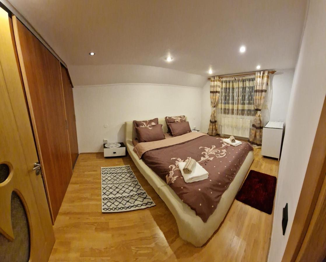 Ciprians' Home Săcele Eksteriør bilde